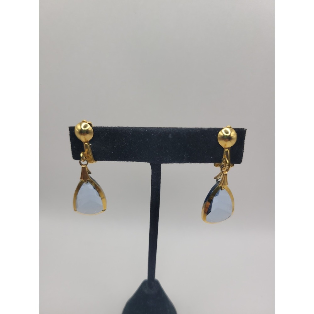 Vintage Gold Tone Clip‎ On Earrings Blue Faceted Teardrop Glass Dangle
